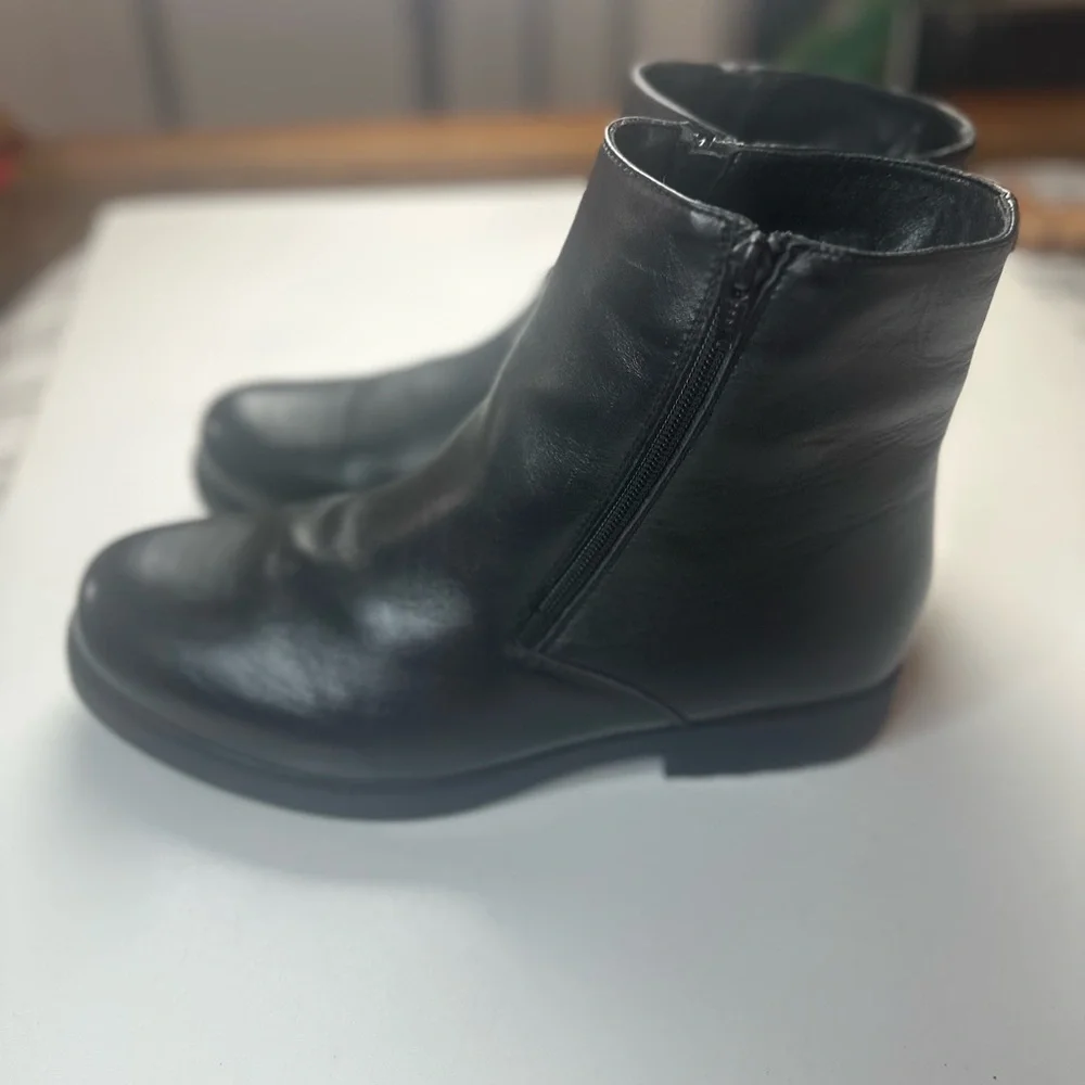 Propet black durable